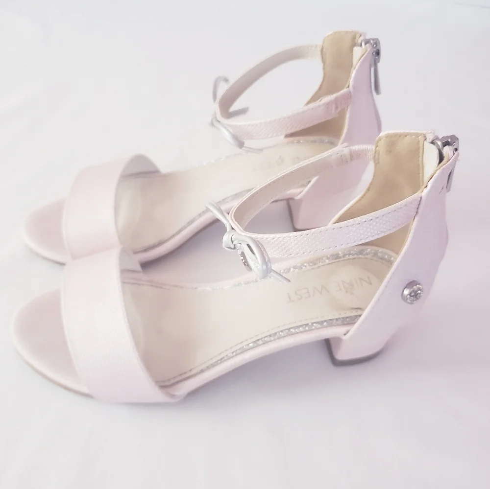 Nine west girls light pink dress sandal
